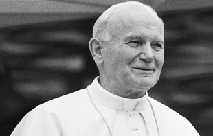 San Juan Pablo II / Cru00e9dito: Rob Croes (ANEFO) - Wikimedia Commons  (CC BY 4.0) 