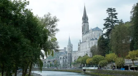 Cierran gruta del Santuario de Lourdes para evitar contagios de coronavirus