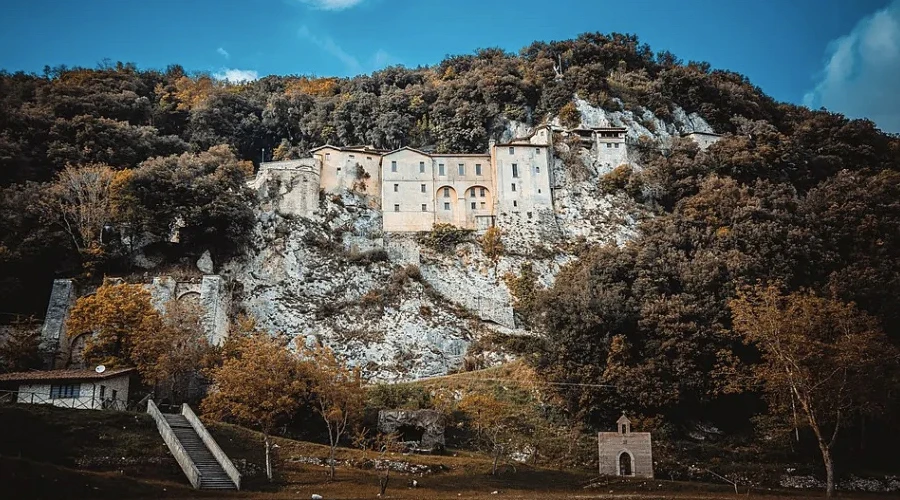 Santuario en Greccio (Italia). Cru00e9dito: www.valledelprimopresepe.it?w=200&h=150