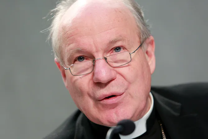 Cardenal Schönborn: Tal vez algún día ordene mujeres como diáconos