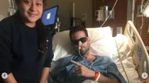 Scott Collier en el hospital y Neveah. Crédito: Instagram de Scott "Catfishlives1".
