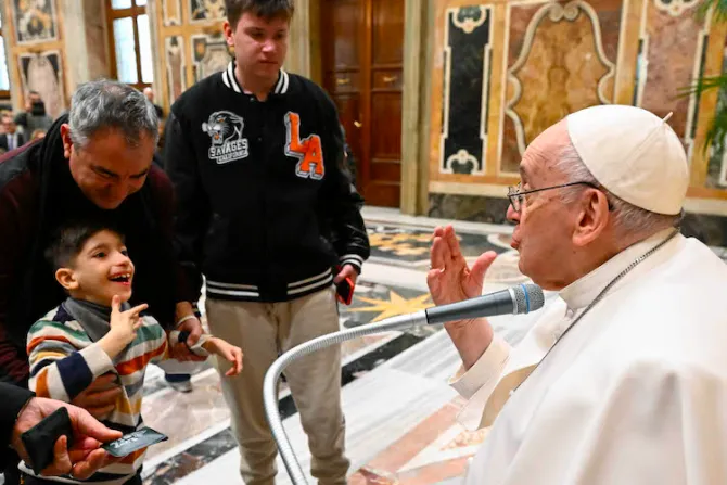 El Papa Francisco pide a la Virgen guiar a familias que luchan con enfermedades raras
