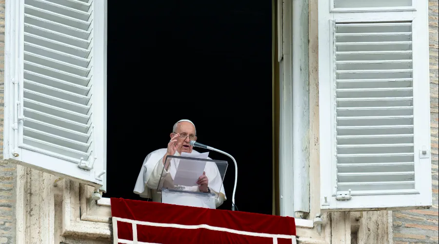 Imagen del Papa Francisco en el Ángelus de este domingo. Crédito: Vatican Media?w=200&h=150
