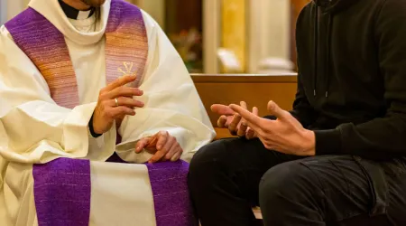 Entra en vigor ley que obliga a sacerdotes a violar el secreto de confesión en Australia
