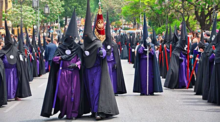 Sevilla cancela procesiones de tradicional Semana Santa por coronavirus