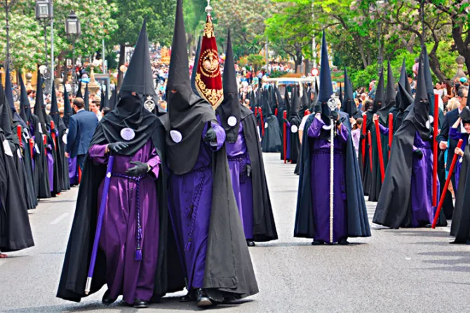 Sevilla cancela procesiones de tradicional Semana Santa por coronavirus