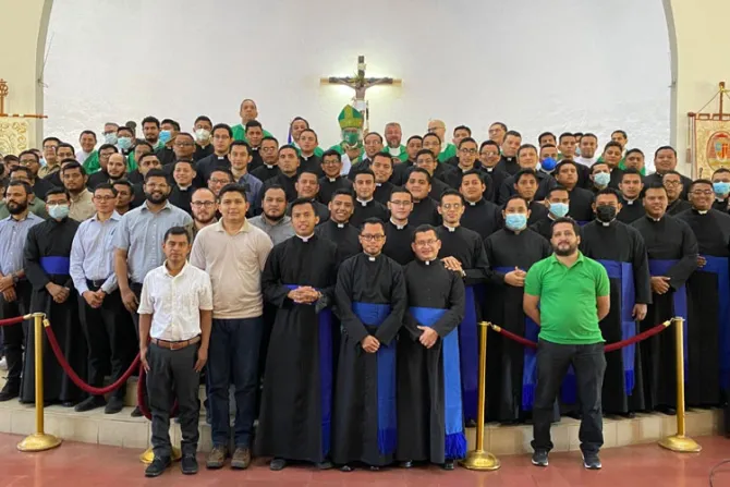 Una luz de esperanza en Nicaragua: 88 seminaristas son enviados en misión