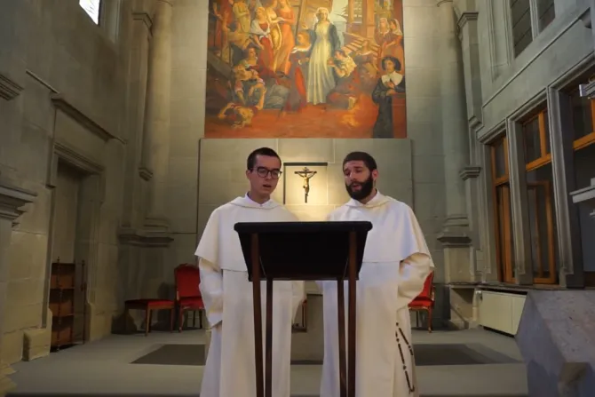 Jóvenes seminaristas enseñan y promueven el canto gregoriano en Youtube