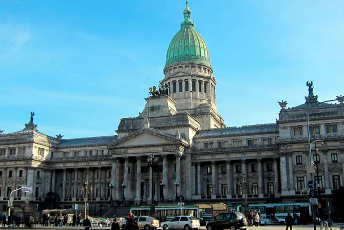 Lanzan plataforma virtual para pedir a senadores de Argentina que defiendan las dos vidas