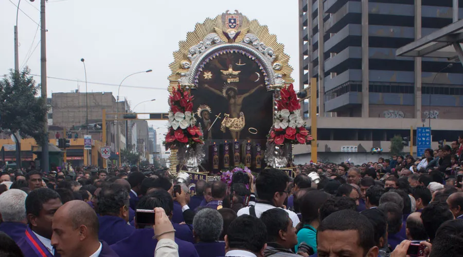 El Señor de los Milagros en procesión en Lima, Perú / Crédito: Eduardo Berdejo / ACI