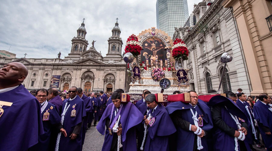 Procesión del Señor de los Milagros en Santiago (Chile) / Foto: Arquidiócesis de Santiago?w=200&h=150