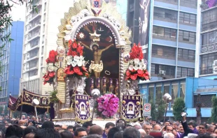 Procesiu00f3n del Seu00f1or de los Milagros en Lima (Peru00fa). Cru00e9dito: Eduardo Berdejo / ACI Prensa 