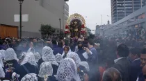 Imagen del Señor de los Milagros en procesión / Crédito: Eduardo Berdejo - ACI Prensa