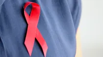 Imagen referencial / Lazo simbólico de la lucha contra el SIDA. Foto: Sida Flickr World Bank Photo Collection (CC-BY-NC-ND-2.0)