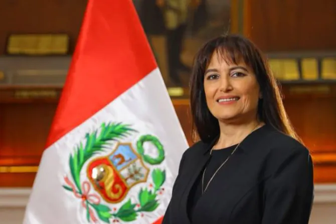 Denuncian que nueva Ministra de Salud del Perú es favorable al aborto