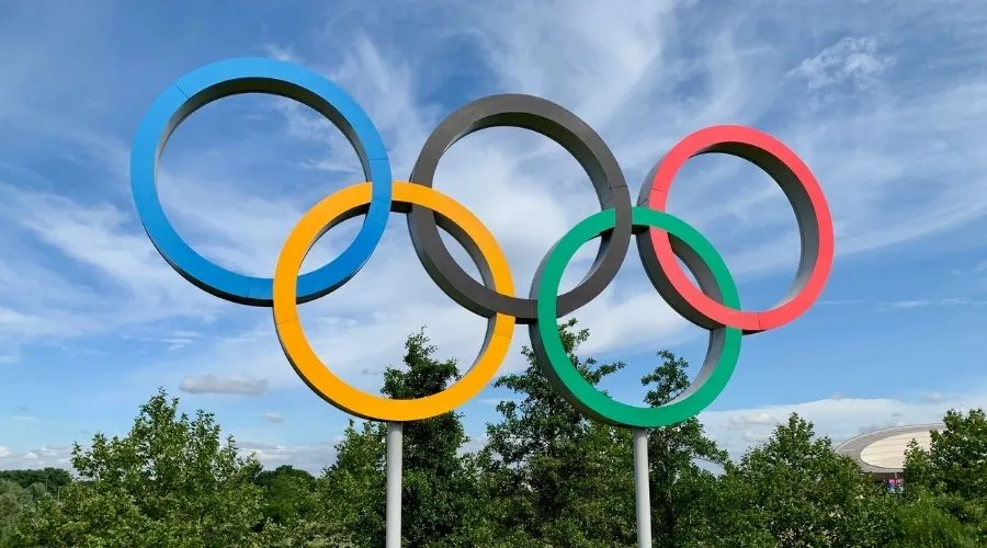 Imagen referencial / Símbolo de las Olimpiadas. Crédito: Kyle Dias / Unsplash.