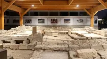 Restos arqueológicos del siglo I en Centro Magdala, en Galilea. Crédito: Cortesía Centro Magdala.