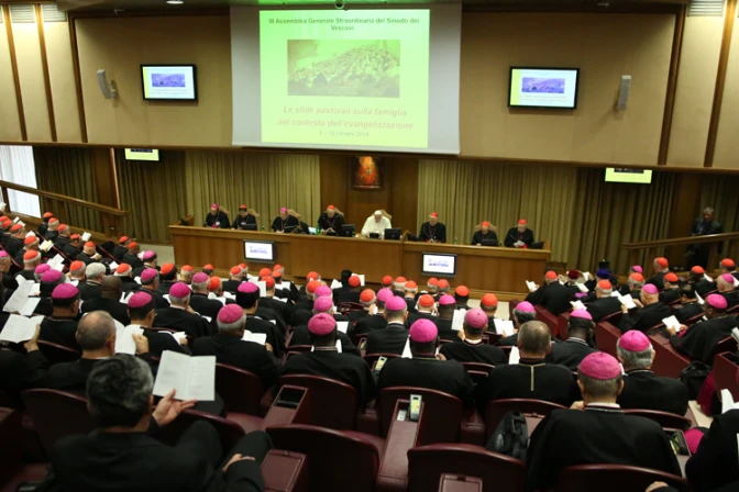 500 sacerdotes británicos piden al Sínodo ser fiel a enseñanza sobre familia