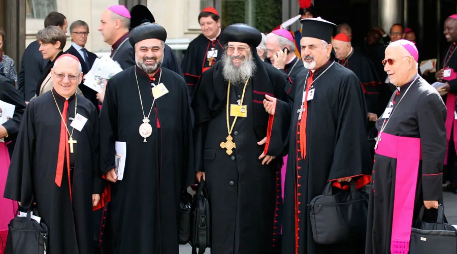 Participantes del Sínodo de los Obispos sobre la Familia (Foto Petrik Bohumil - ACI Prensa)