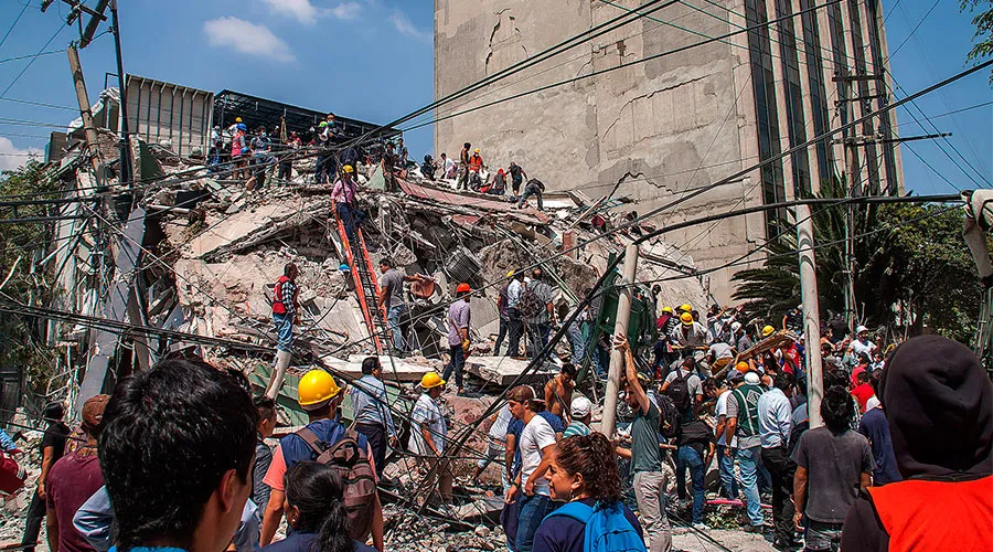 Edificio destruido en Ciudad de México tras sismo del 19 de septiembre. Foto: Cáritas Mexicana.