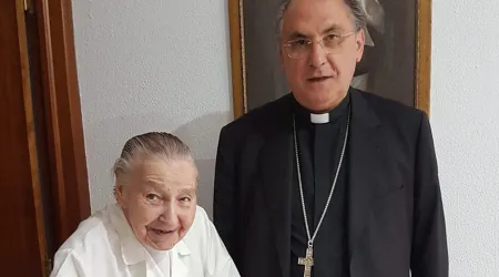 Premian a religiosa de 94 años dedicada a los pobres en España