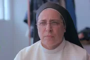 VIDEO: El polémico encuentro entre actor porno y la monja que negó la virginidad de María
