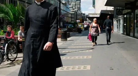 ¿Por qué los sacerdotes no suelen usar sotana en México?