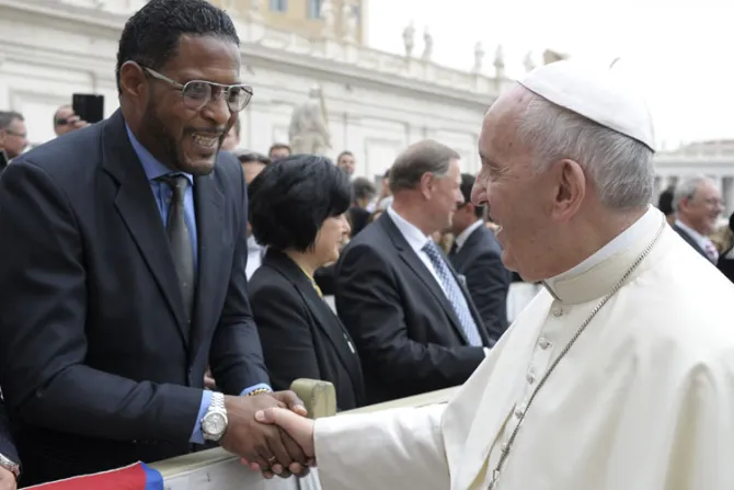 Histórico encuentro en el Vaticano entre deportistas cubanos e italianos