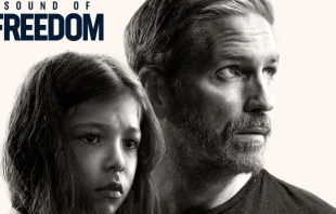 Jim Caviezel interpretando a Tim Ballard para Sound of Freedom. Cru00e9dito: Material promocional de Sound of Freedom 