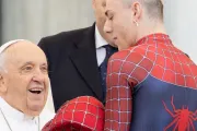 ¿Qué hay detrás del curioso encuentro entre el Papa Francisco y “Spiderman”?