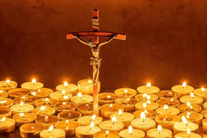 Iglesia en Sri Lanka reza por víctimas de ataques suicidas de Pascua 2019