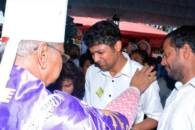 En medio del dolor Cardenal de Sri Lanka preside funerales de más de 200 católicos