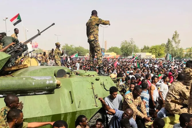 Obispo de Sudán pide a comunidad internacional exigir al ejército que respete vidas