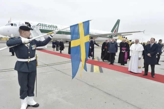 Suecia recibe al Papa Francisco con honores de Jefe de Estado