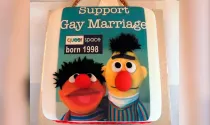 Esta es la torta que el lobby gay quería que la pastelería cristiana Ashers prepare. Foto: Facebook de QueerSpace Belfast