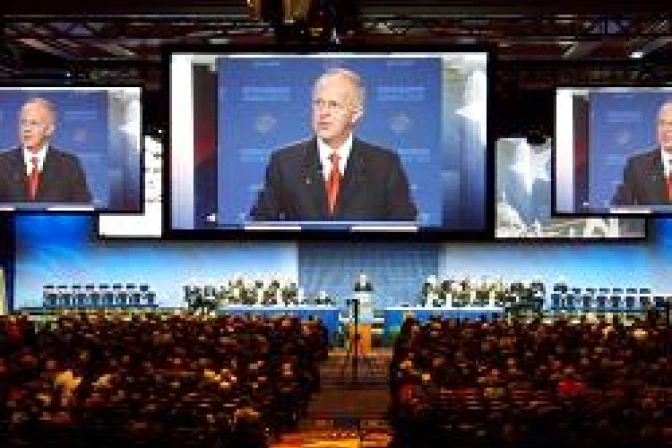 Caballero Supremo de Colón renueva consagración a Virgen de Guadalupe