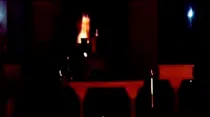 Llamas visibles dentro de la parroquia St. Jane Frances de Chantal en Bethesda, Maryland, el 10 de julio de 2022. Captura de pantalla de video de YouTube
