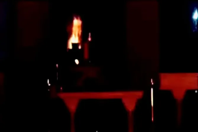 Profanan sagrario y prenden fuego al interior de iglesia en Estados Unidos