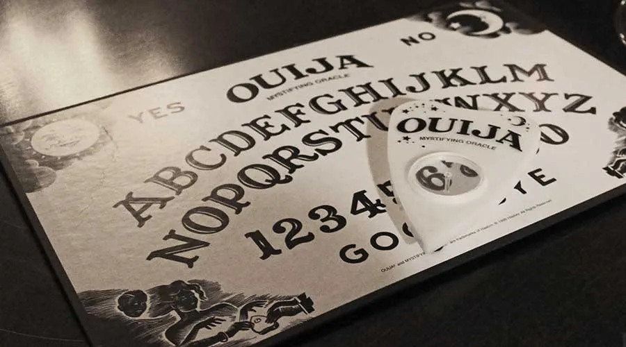Tablero de ouija. Crédito: Patrick Keller (CC BY 4.0).?w=200&h=150
