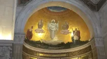 Interior del templo de la Transfiguración en el Monte Tabor. Crédito: Cathopic