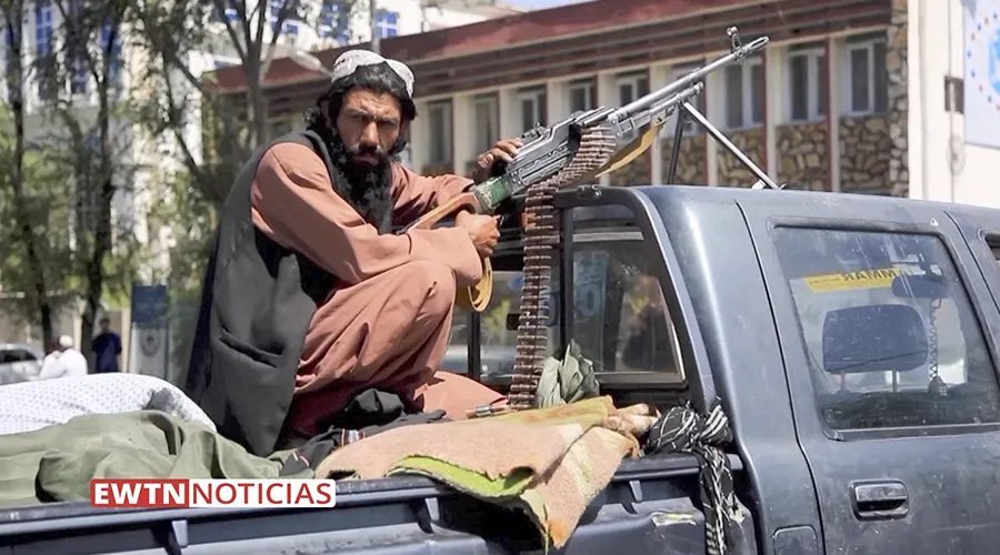 Soldado talibán en Afganistán. Crédito: EWTN Noticias / ACI Prensa.