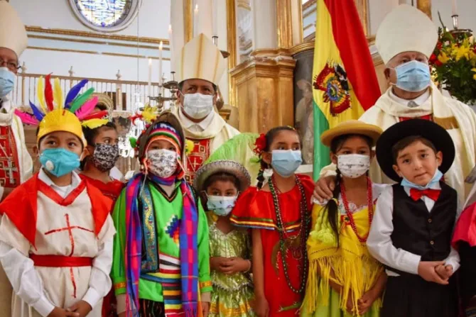 Iglesia pide una Bolivia más solidaria con ocasión del 196º aniversario de independencia