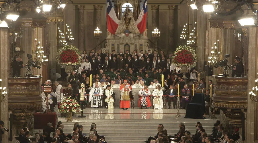 Te Deum ecuménico en la Catedral de Santiago de Chile. Foto: IglesiadeSantiago.cl?w=200&h=150
