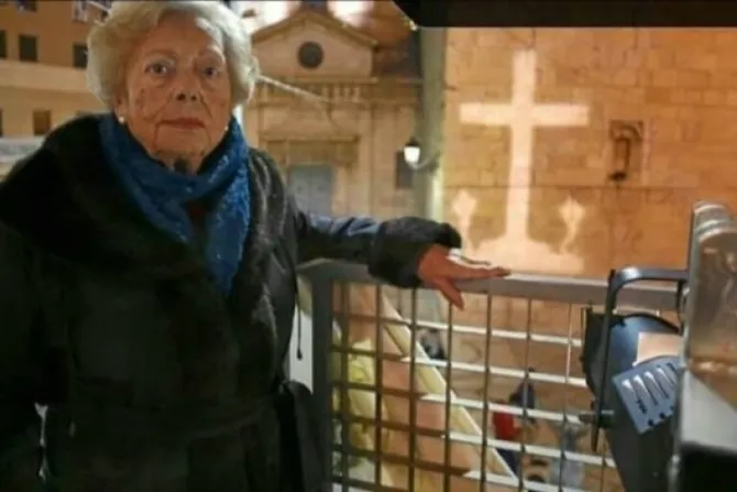 Fallece la abuela coraje que fue multada por defender una cruz derribada en España