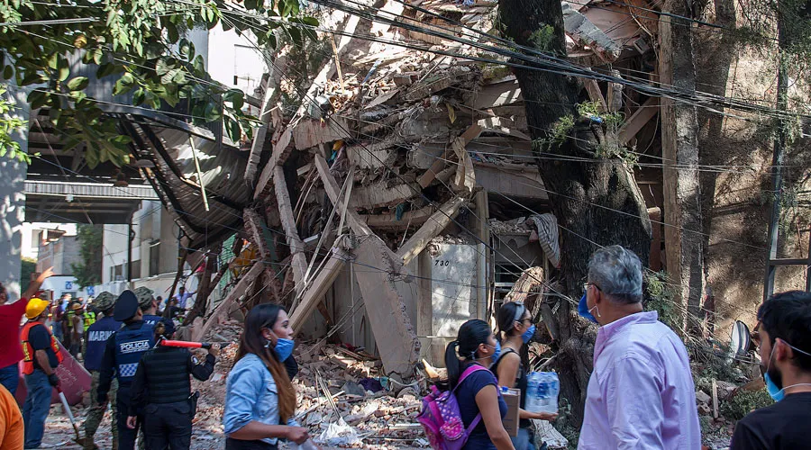 Una edificación derrumbada tras el terremoto en México. Foto: Cáritas Mexicana