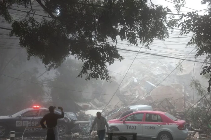 Cardenal Rivera a parroquias en Ciudad de México: Ayuden a damnificados de terremoto