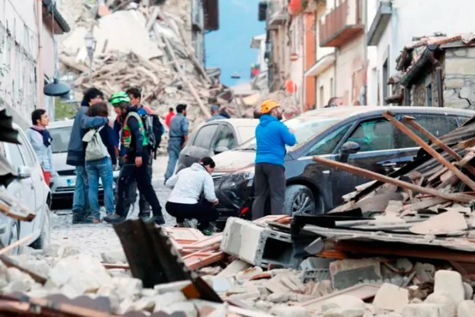 Fuerte terremoto deja más de cien muertos en Italia y se sintió en el Vaticano