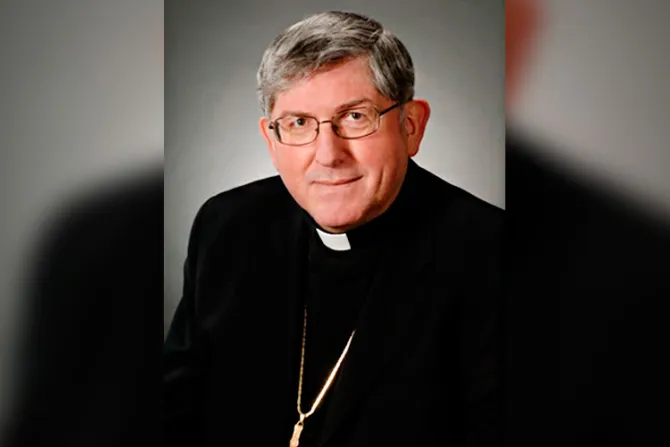 Cardenal reitera que divorciados en nueva unión no pueden recibir Comunión