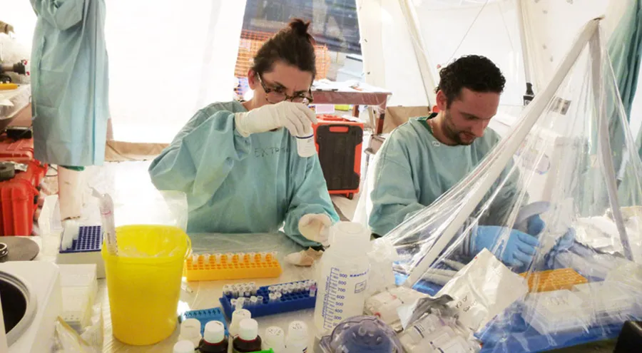 Laboratorio de campo para combatir ébola. Foto: EMLab / European Commission DG ECHO (CC BY-ND 2.0)?w=200&h=150