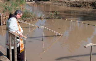 Fray Francesco Patton en la celebraciu00f3n del Bautismo del Seu00f1or 2022 en la orilla oeste del Ru00edo Jordu00e1n / Cru00e9dito: PGPO - CTS 